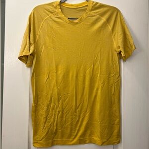 Lululemon Men’s Metal Vent Short sleeve Yellow Men's Athletic Shirt